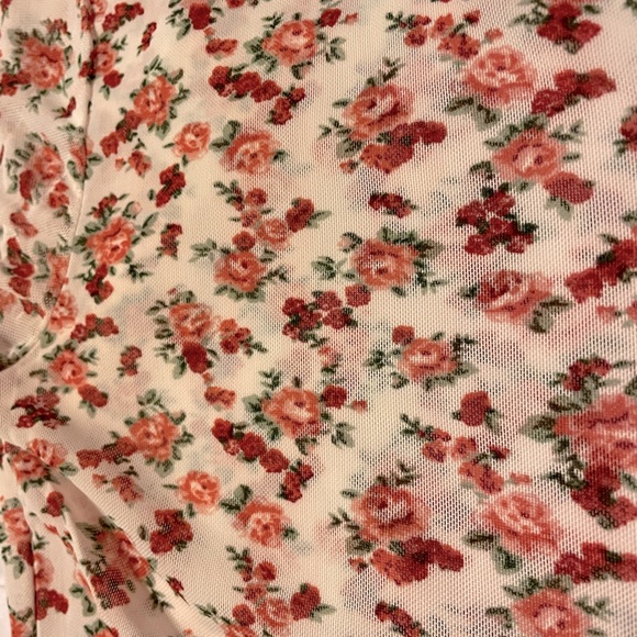 Forever 21 Mesh T shirt Floral - Picture 3 of 3